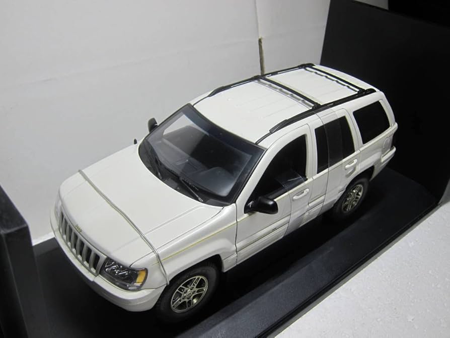 Amazon.co.jp: 1/18 Auto Art Jeep Grand Cherokee 1999 White